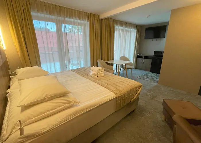 Pocztowa 民宿 莱鲍