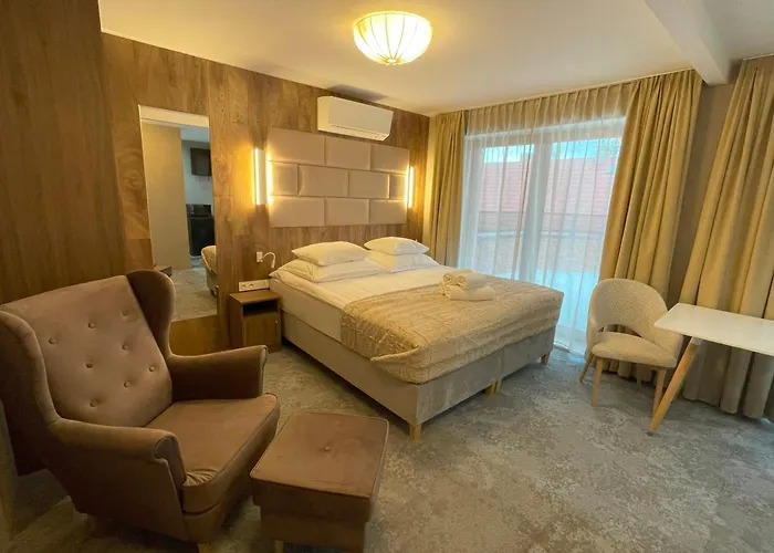 Pocztowa 民宿 莱鲍